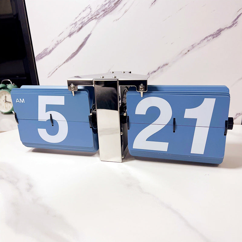 Minimal Retro Leaf Desk Clock